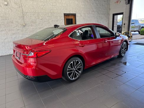 Used 2026 Toyota Camry XLE w/ Premium Package FWD image 8