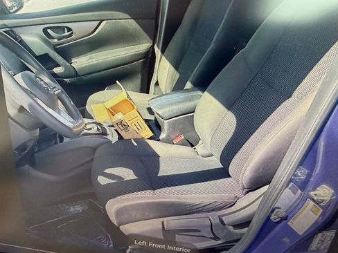 Used 2022 Nissan Rogue Sport S image 3