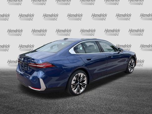 Used 2025 BMW 540i xDrive AWD/4WD image 10
