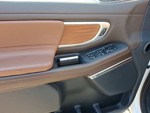 Used 2025 Ford Expedition King Ranch image 14