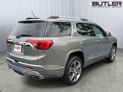 Used 2019 GMC Acadia Denali w/ Technology Package FWD image 6