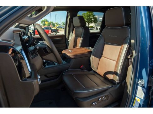 New 2026 GMC Sierra 2500 Denali w/ Denali Reserve Package AWD/4WD image 12