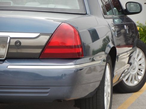 Used 2008 Mercury Grand Marquis LS image 16