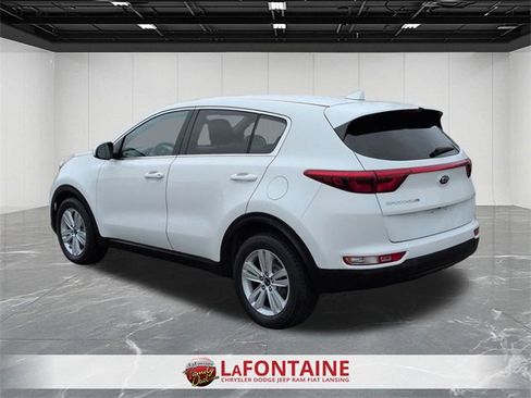 Used 2018 Kia Sportage LX image 3