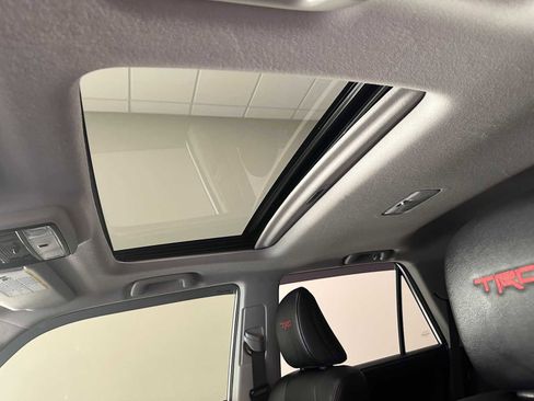 Certified 2021 Toyota 4Runner TRD Off-Road Premium w/ Moonroof Package image 20