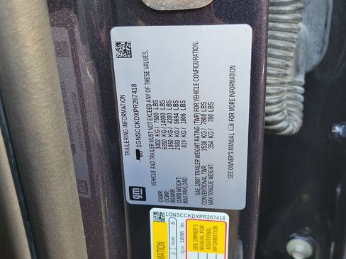 Used 2023 Chevrolet Suburban LT RWD image 31