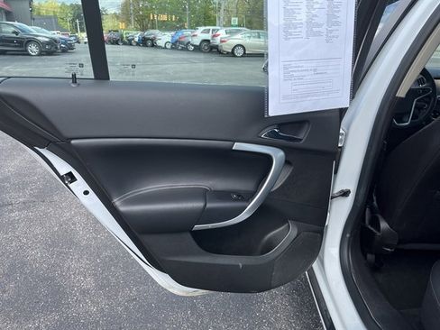 Used 2016 Buick Regal FWD image 31