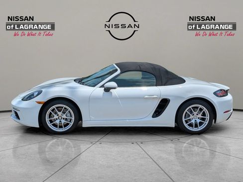 Used 2018 Porsche 718 Boxster RWD image 8