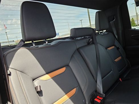 Certified 2023 GMC Sierra 1500 AT4 w/ Technology Package AWD/4WD image 19