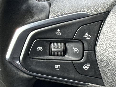 Certified 2024 Chevrolet Trax LT w/ Driver Confidence Package image 29