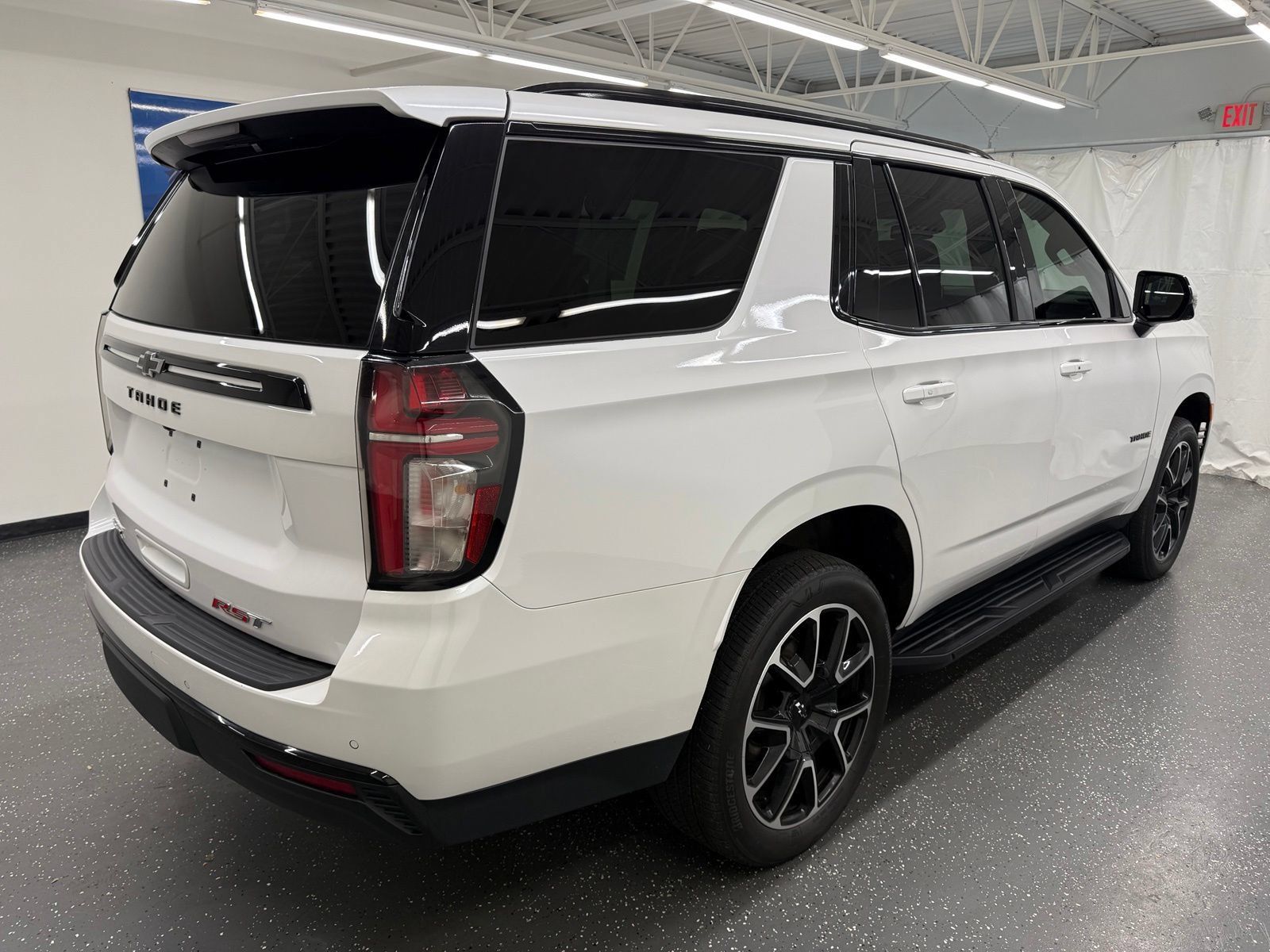 Used 2023 Chevrolet Tahoe RST w/ Luxury Package AWD/4WD image 2