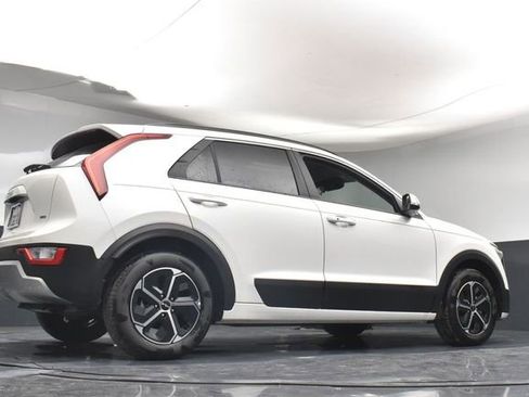 Used 2025 Kia Niro EX image 38