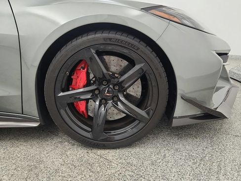 Used 2023 Chevrolet Corvette Z06 w/ Z07 Performance Package RWD image 30