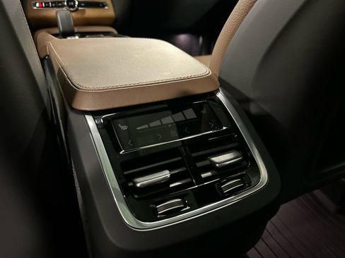 Certified 2024 Volvo XC90 B5 Plus AWD/4WD image 23