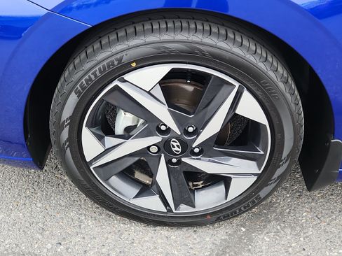 Used 2023 Hyundai Elantra SEL w/ Convenience Package image 7