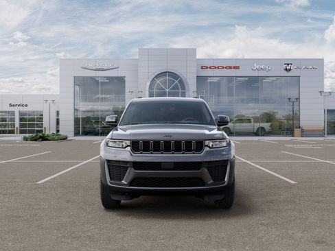 New 2026 Jeep Grand Cherokee Altitude image 32