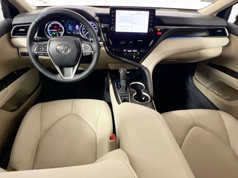 Used 2024 Toyota Camry XLE FWD image 24