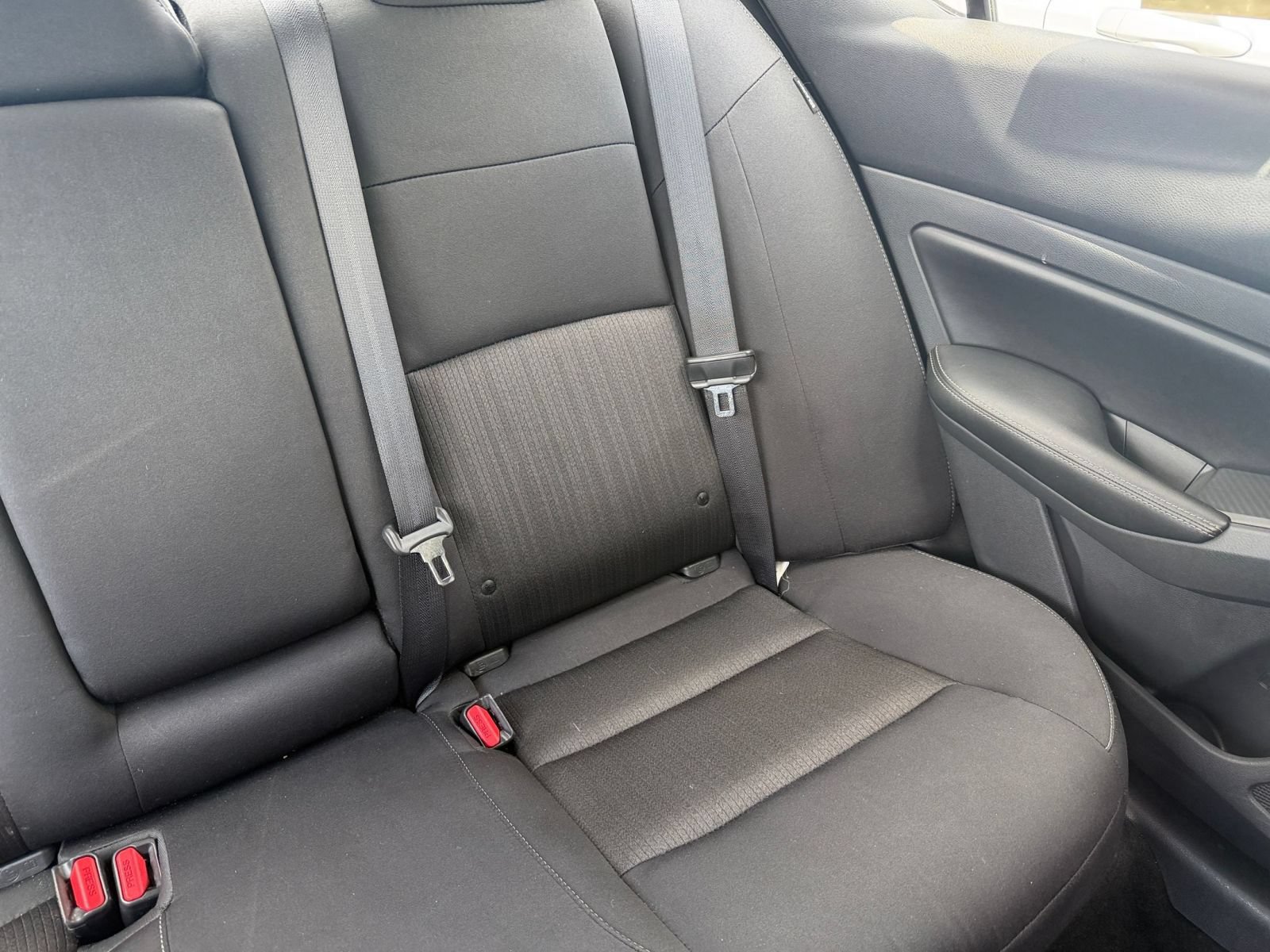 Used 2025 Nissan Altima 2.5 SV FWD image 35