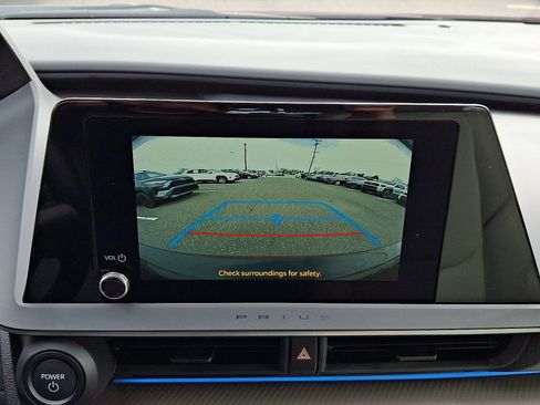 Used 2025 Toyota Prius XLE image 17