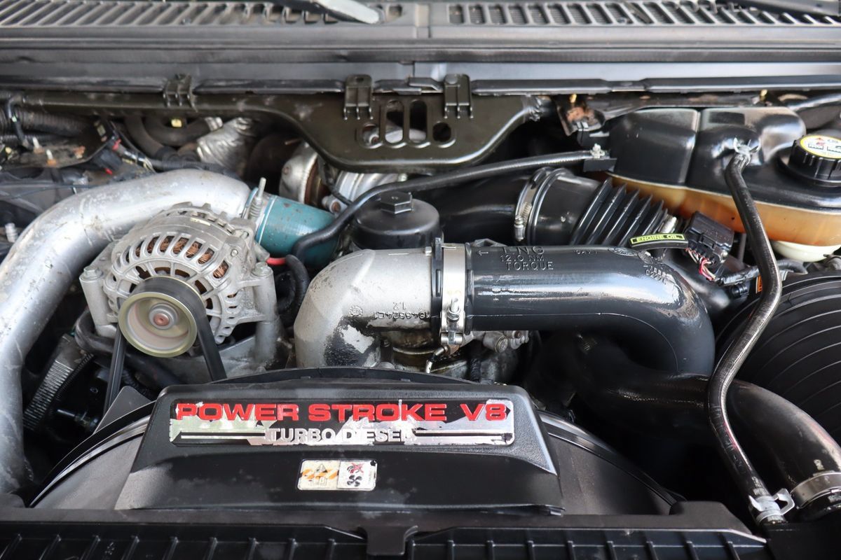 Used 2005 Ford Excursion Limited AWD/4WD image 39