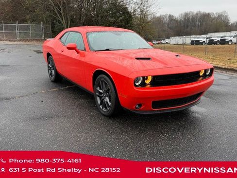 Used 2023 Dodge Challenger SXT w/ Plus Package image 5