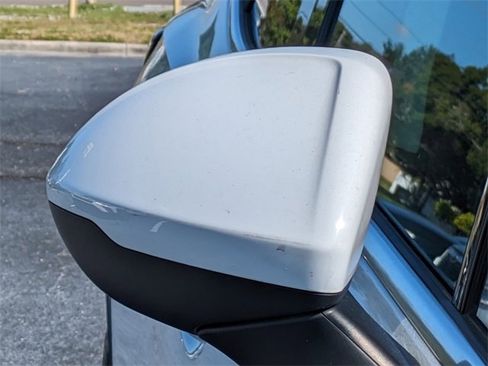 Used 2023 Buick Envision Essence image 12