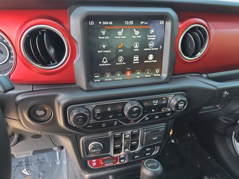 Used 2022 Jeep Wrangler Unlimited Rubicon w/ LED Lighting Group AWD/4WD image 18
