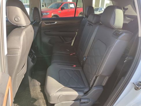 Certified 2025 Volkswagen Atlas SE image 28