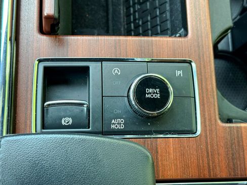 Used 2024 Lincoln Navigator L Reserve AWD/4WD image 30