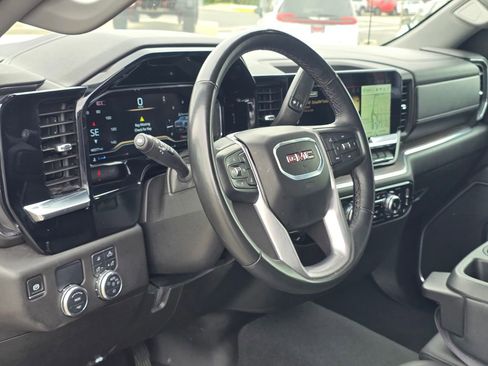 Used 2025 GMC Sierra 1500 SLT RWD image 12