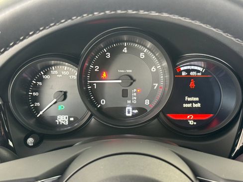 Certified 2025 Porsche Macan AWD/4WD image 28