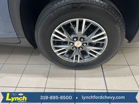 Used 2025 Chevrolet Traverse LT AWD/4WD image 27