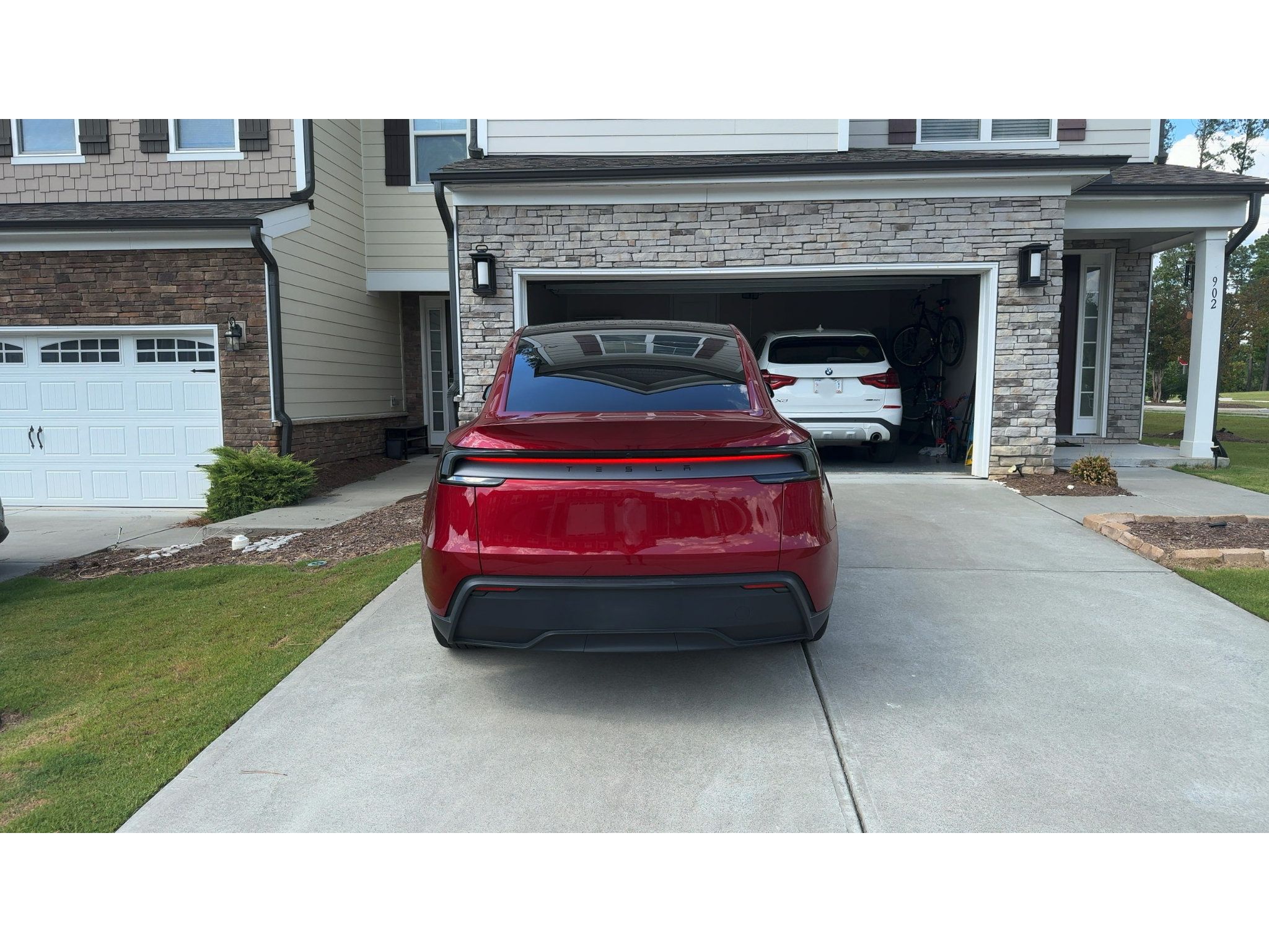 Used 2026 Tesla Model Y Long Range RWD image 4
