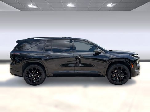 Used 2024 Chevrolet Traverse RS image 8