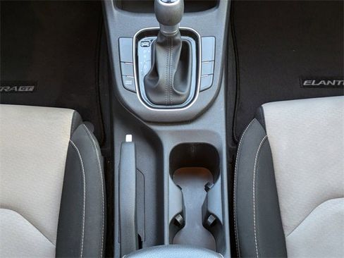 Used 2018 Hyundai Elantra GT image 19