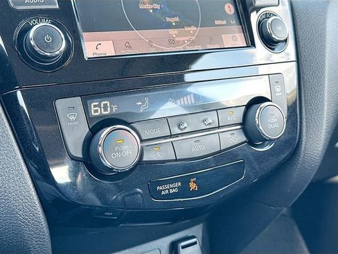 Used 2020 Nissan Rogue Sport SL w/ Premium Package image 16