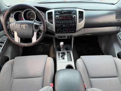 Used 2012 Toyota Tacoma PreRunner image 28