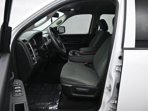Used 2015 RAM 1500 Express AWD/4WD image 17
