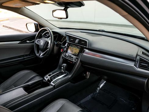 Used 2016 Honda Civic Touring image 16