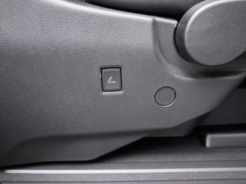 Used 2024 Chevrolet Traverse RS image 13