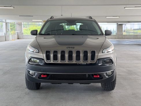 Used 2018 Jeep Cherokee Trailhawk w/ Trailer Tow Group AWD/4WD image 2