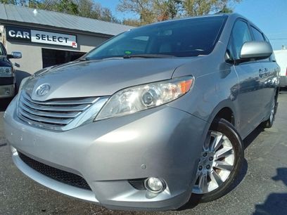 Used 2011 Toyota Sienna Limited w/ Premium Pkg