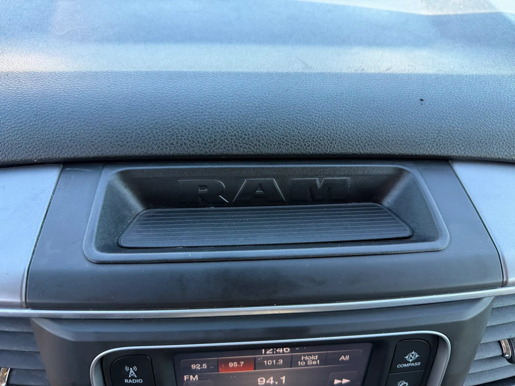 Used 2022 RAM 1500 Classic SLT AWD/4WD image 18