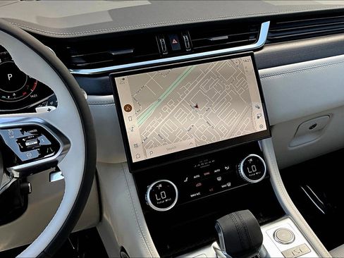 New 2026 Jaguar F-PACE R-Dynamic S image 7