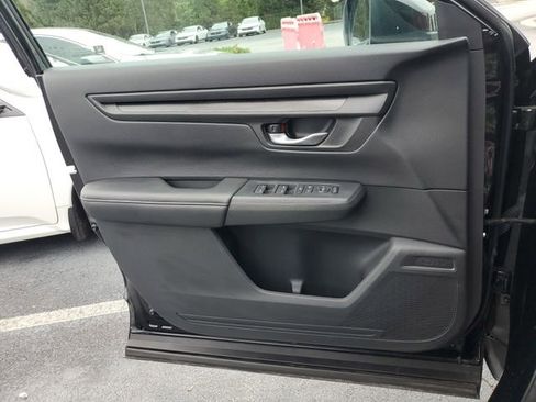 Used 2025 Honda CR-V LX image 29
