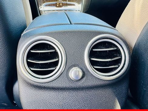 Used 2019 Mercedes-Benz C 300 Sedan image 12