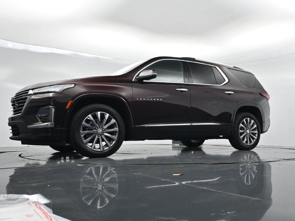 Used 2023 Chevrolet Traverse Premier FWD image 26