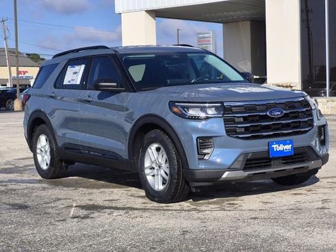 New 2026 Ford Explorer Active image 2