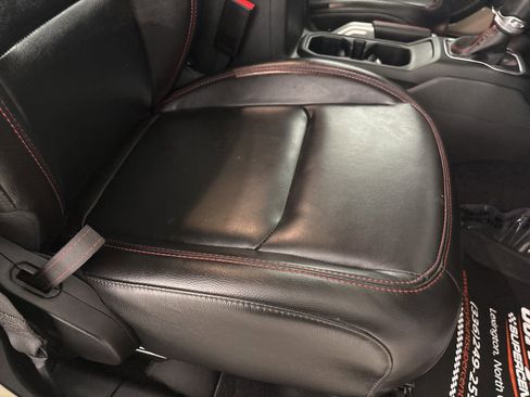 Used 2022 Jeep Gladiator Rubicon w/ Cold Weather Group image 25