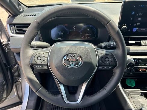 Used 2023 Toyota RAV4 XSE AWD/4WD image 32